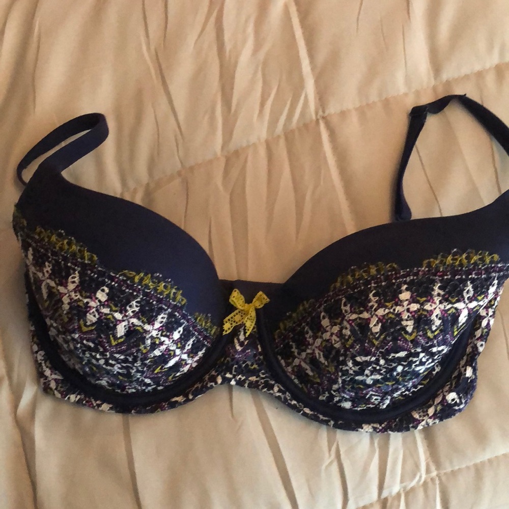 Nwot vs bra